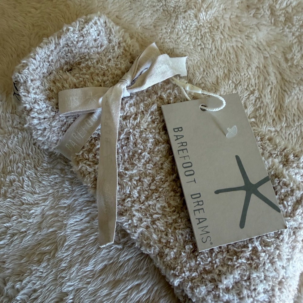 Barefoot Dreams Plush Lounge Socks - Beige Cream